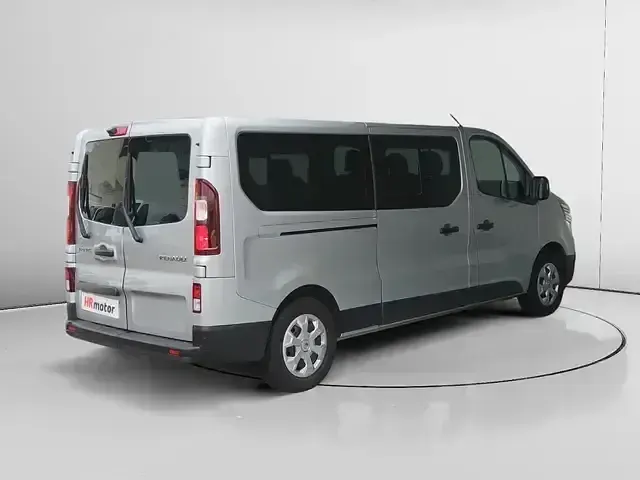 Usado Renault Trafic Authentique 150 CV (110 kW) 2024 Gris Monovolumen