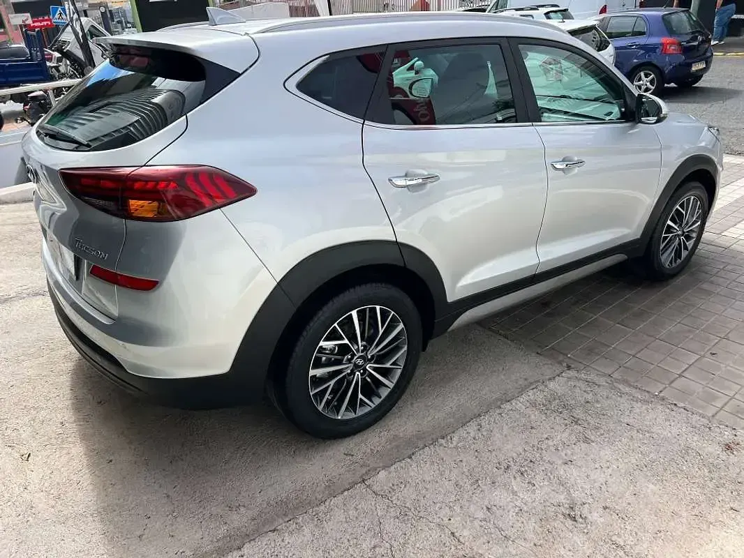 Usado Hyundai Tucson 177 CV (130 kW) 2019 Gris SUV