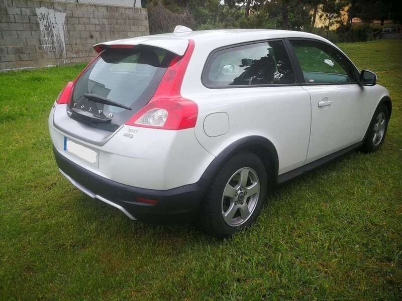 Blanco Usado 2010 Volvo C30 Drive Kinetic Utilitario | 5950 € (Buen precio) - Imagen 1/4