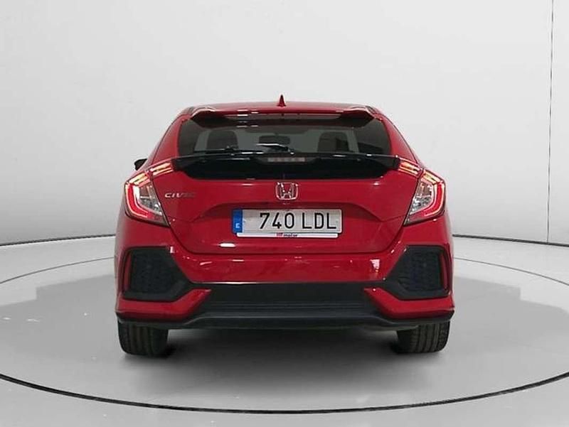 Usado Honda Civic Dynamic 126 CV (92 kW) 2019 Rojo Utilitario