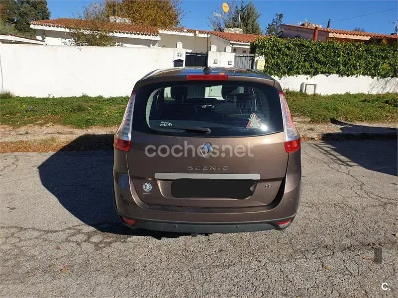 Usado Renault Scenic E-Tech Dynamique 130 CV (95 kW) 2010 Marrón Monovolumen