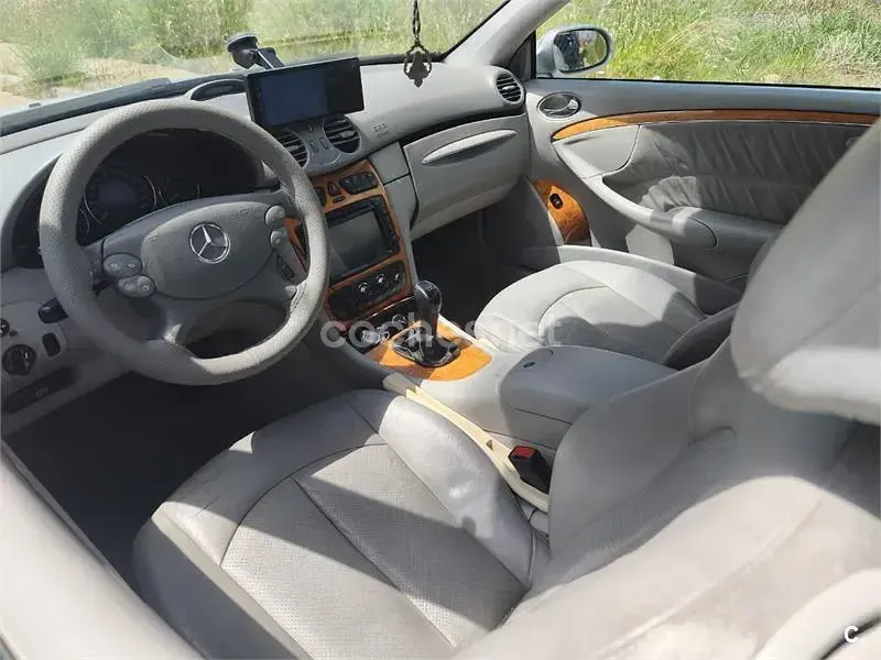 Usado Mercedes CLK270 Elegance 170 CV (125 kW) 2004 Gris / plata Coupe