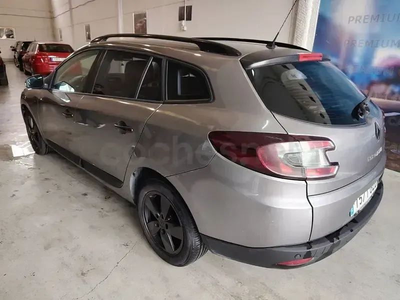 Occasion Renault Mégane Dynamique 105 PK (77 kW) 2010 Grijs Sedan