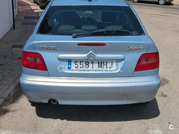Usado Citroën Xsara 110 CV (80 kW) 2002 Azul Berlina