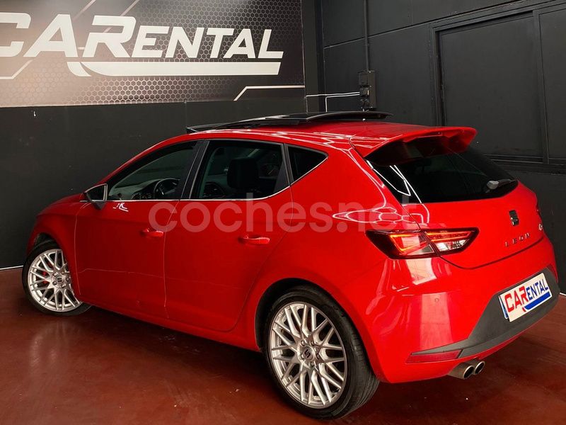 Usado Seat Leon FR 150 CV (110 kW) 2015 Rojo Berlina