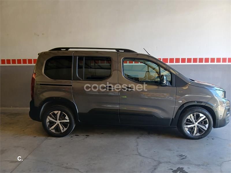 Usado Peugeot Rifter GT 130 CV (95 kW) 2021 Gris / plata Monovolumen