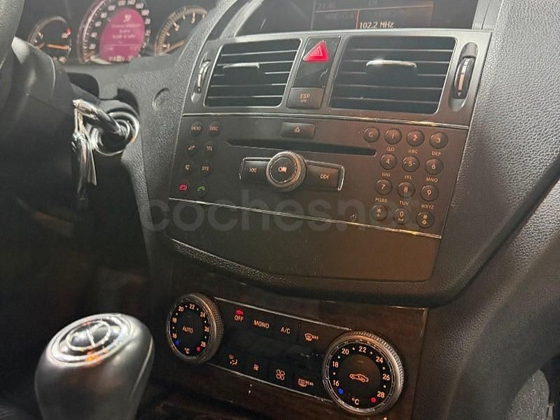 Usado Mercedes C320 Elegance 224 HP (164 kW) 2008 Cinzento Carrinha