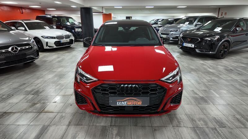 Rojo Usado 2022 Audi A3 Sportback e-tron Competition Berlina | 30.990 € (Super precio) - Imagen 1/4