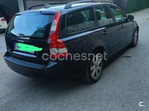 Usado Volvo V50 Momentum 136 CV (100 kW) 2007 Negro Familiar