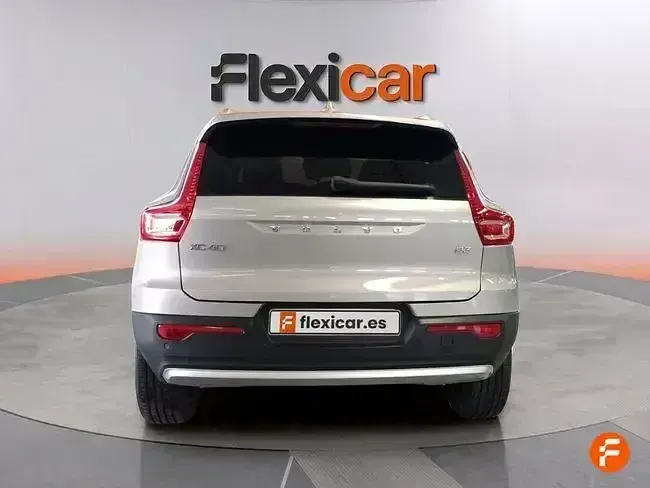Usado Volvo XC40 Core 163 CV (119 kW) 2022 Gris SUV