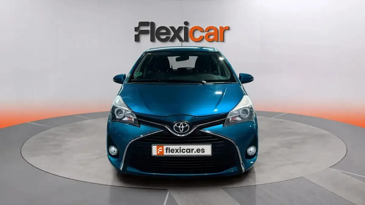 Usado Toyota Yaris Active 99 CV (72 kW) 2016 Azul Berlina