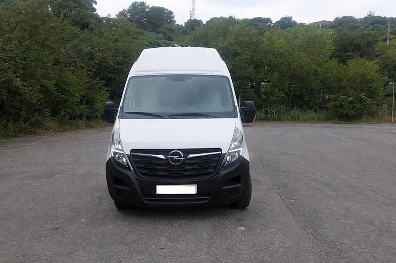 Usado Opel Movano 150 HP (110 kW) 2021 Branco Van