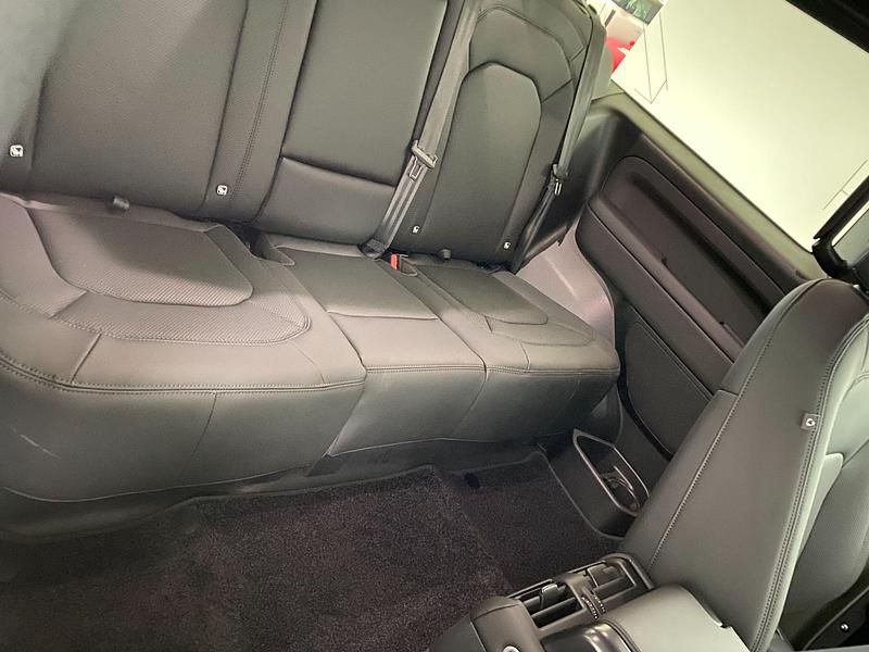 Usado Land Rover Defender S 250 CV (183 kW) 2025 Verde SUV