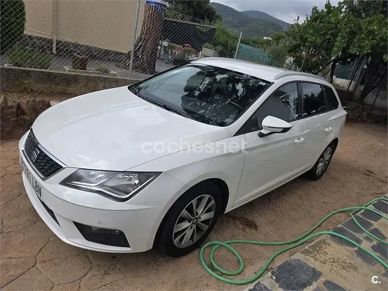 Usado Seat Leon ST Style 115 CV (84 kW) 2019 Blanco Familiar