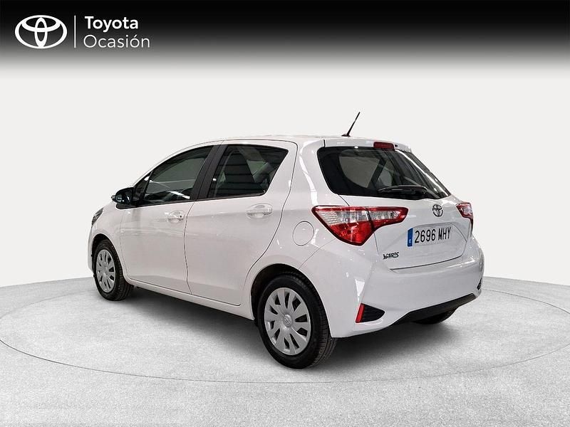 Usado Toyota Yaris Active 111 CV (81 kW) 2020 Blanco Berlina
