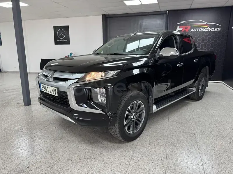 Usado Mitsubishi L200 Motion 150 CV (110 kW) 2022 Negro Pickup/Camioneta