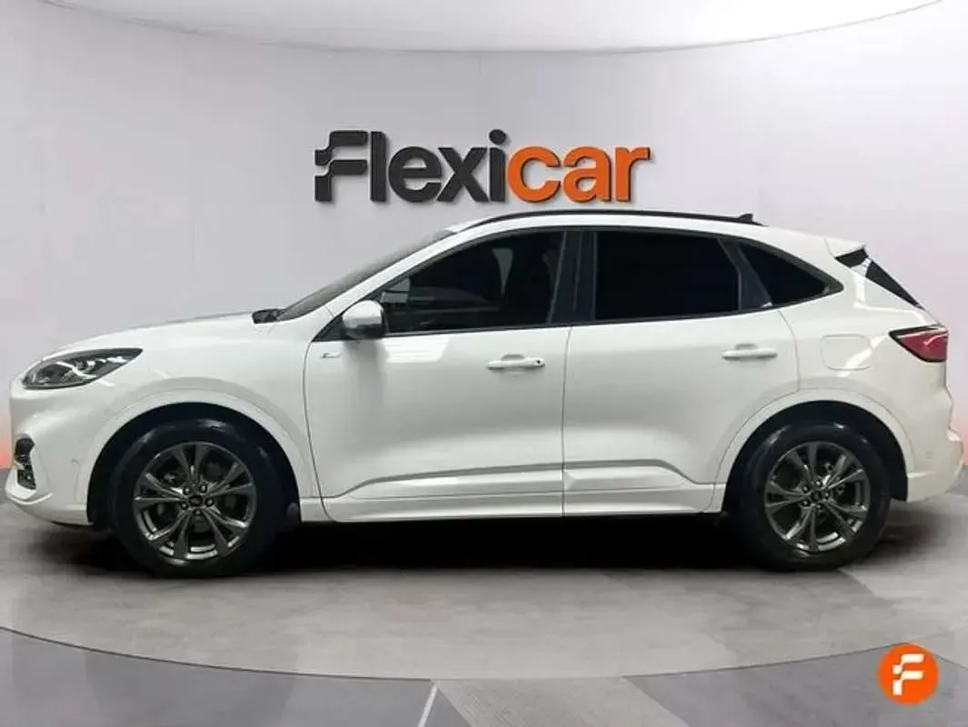 Usado Ford Kuga ST-Line 120 CV (88 kW) 2023 Blanco SUV