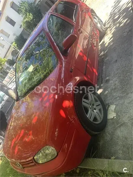 Usado VW Golf VI Highline 105 CV (77 kW) 2008 Rojo Utilitario