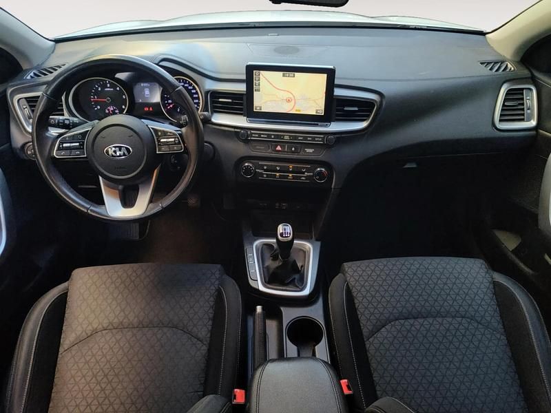 Usado Kia Ceed 115 CV (84 kW) 2019 Blanco Utilitario