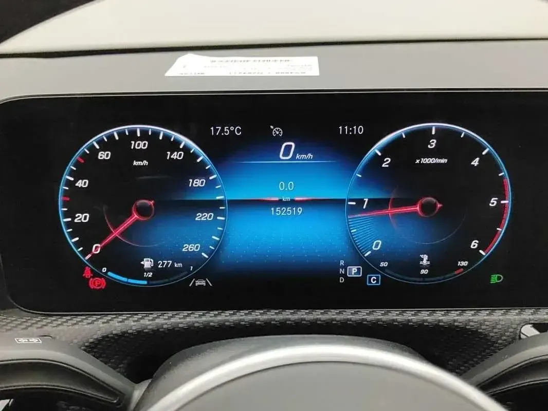 Usado Mercedes A180 Business 116 CV (85 kW) 2022 Azul Utilitario