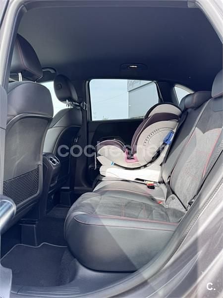 Usado Mercedes B200 150 CV (110 kW) 2022 Gris / plata Monovolumen