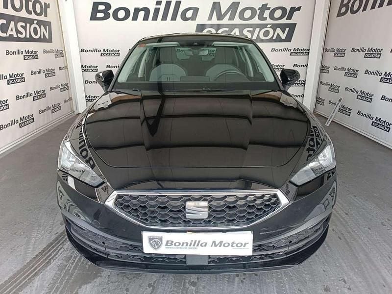 Usado Seat Leon Style 116 CV (85 kW) 2021 Negro Berlina