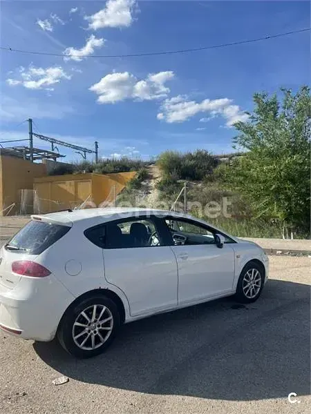 Usado Seat Leon Ecomotive 105 CV (77 kW) 2009 Blanco Utilitario