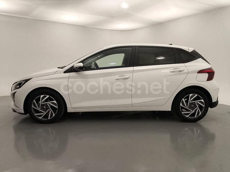 Usado Hyundai i20 84 CV (61 kW) 2024 Blanco Berlina