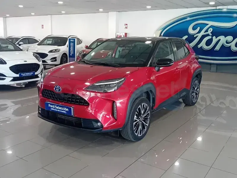 Usado Toyota Yaris Cross Plus 116 CV (85 kW) 2022 Granate SUV