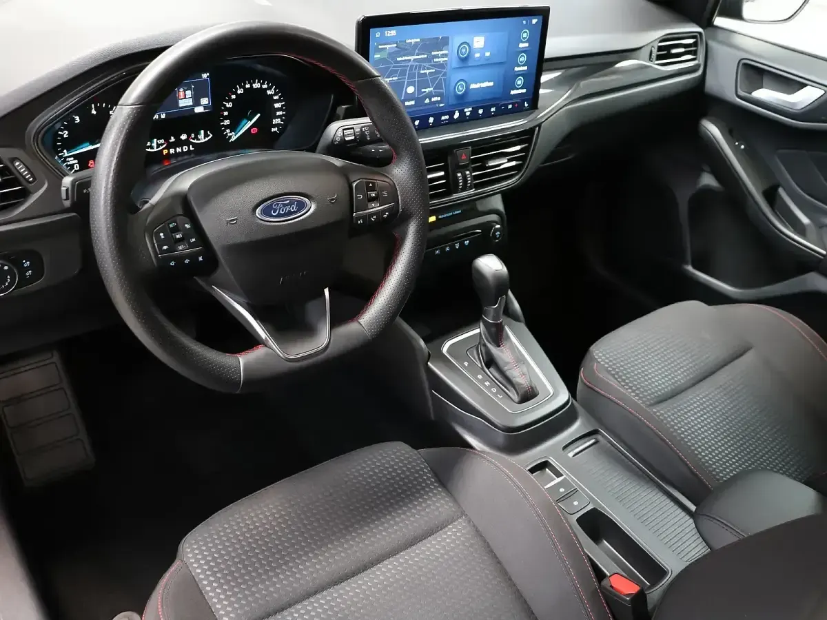 Usado Ford Focus ST-Line 155 CV (114 kW) 2024 Negro