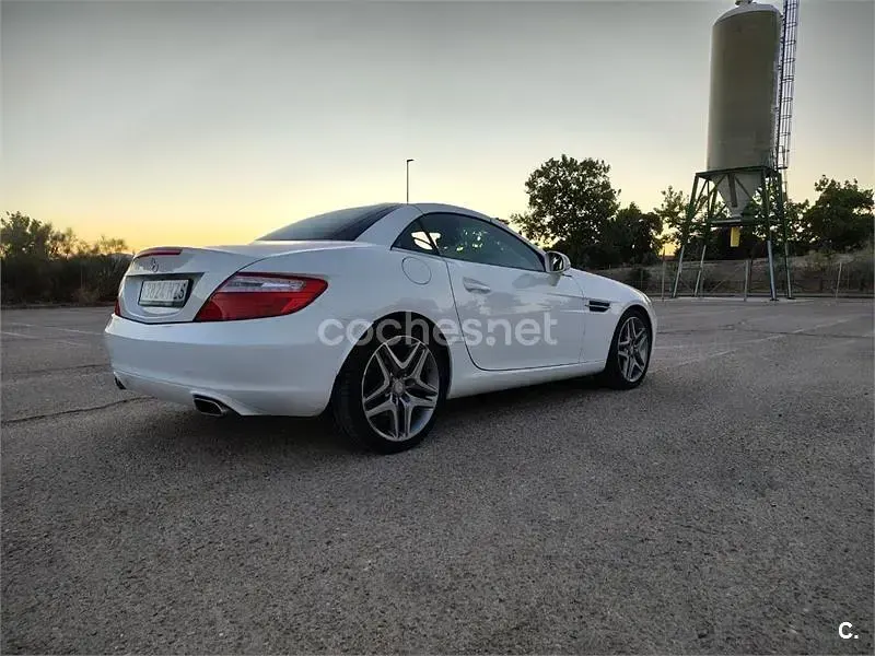 Usado Mercedes SLK200 184 CV (135 kW) 2014 Blanco Descapotable