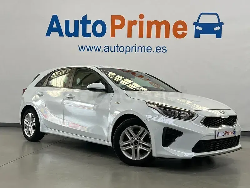 Usado Kia Ceed 120 CV (88 kW) 2021 Blanco Utilitario