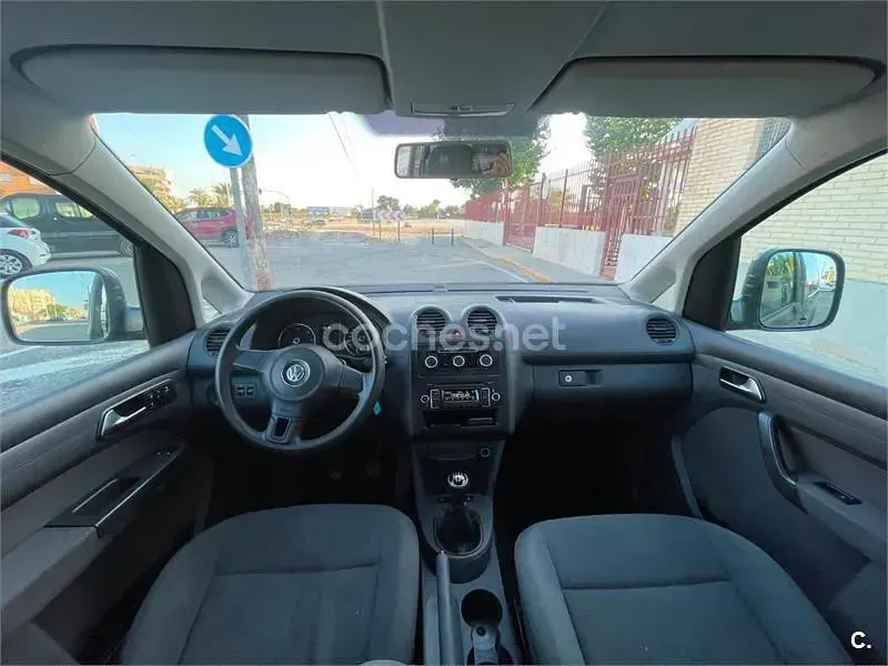 Usado VW Caddy Comfortline 102 CV (75 kW) 2011 Gris / plata Monovolumen