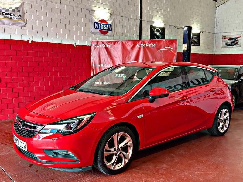 Usado Opel Astra Elegance 136 CV (100 kW) 2016 Rojo Berlina