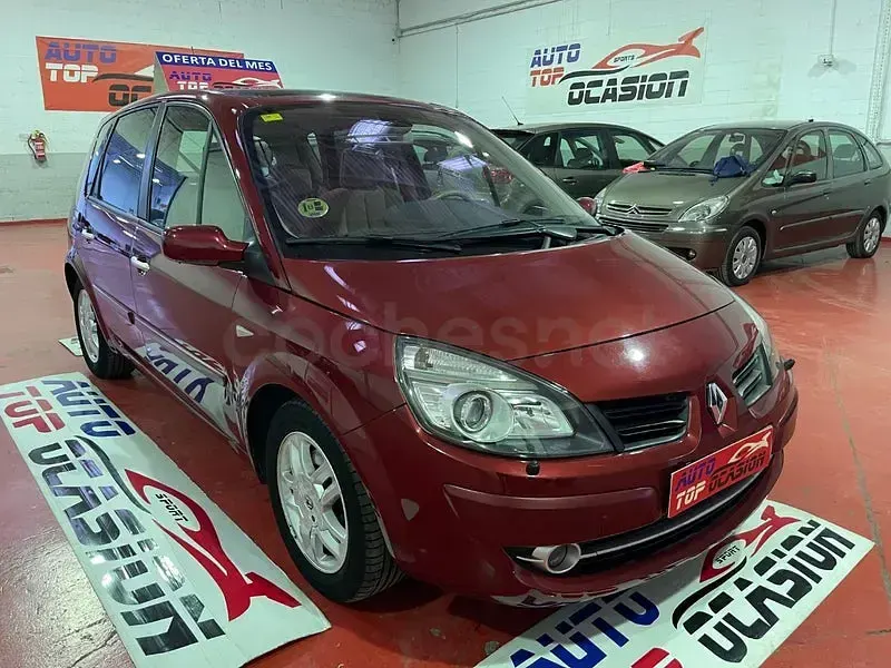 Usado Renault Scénic II Privilege 130 CV (95 kW) 2008 Granate Monovolumen