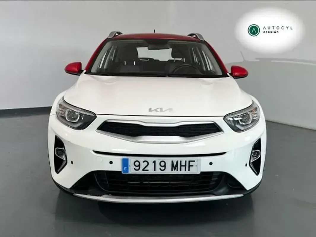 Usado Kia Stonic 84 CV (61 kW) 2023 Blanco SUV