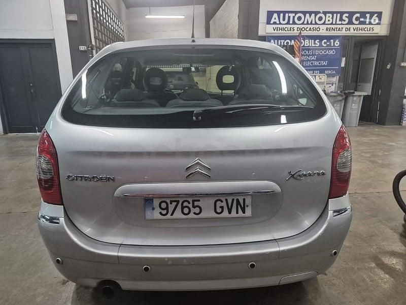 Usado Citroën Xsara Picasso Exclusive 92 CV (67 kW) 2010 Gris / plata Monovolumen