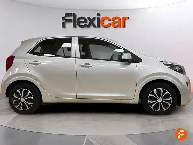 Usado Kia Picanto 67 CV (49 kW) 2021 Gris Utilitario
