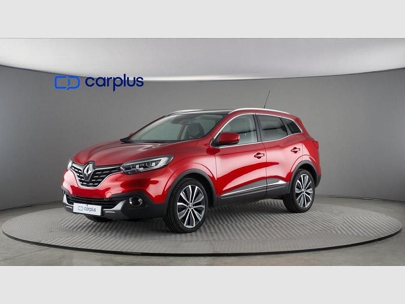 Usado Renault Kadjar Zen 130 CV (95 kW) 2016 Rojo deseo (metalizado especial) SUV