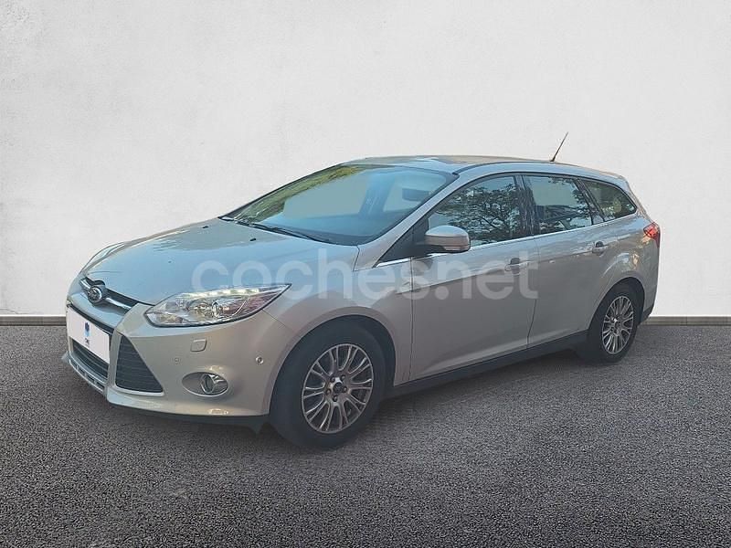Gris / plata Usado 2014 Ford Focus Titanium Familiar | 10.900 € (Un poco caro) - Imagen 1/4