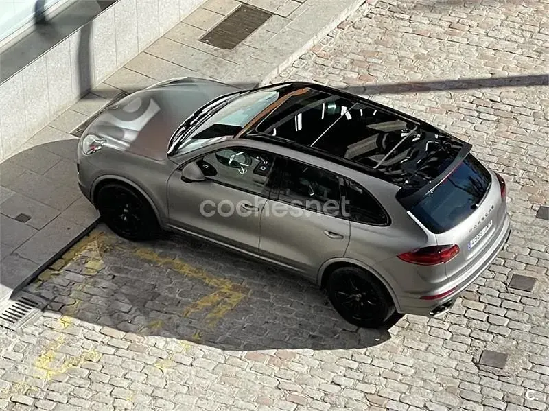 Usado Porsche Cayenne Platinum Edition 262 CV (192 kW) 2016 Gris / plata SUV