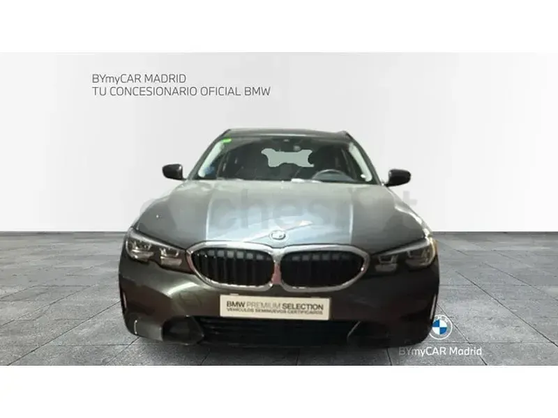 Usado BMW 318 Shadowline 150 CV (110 kW) 2022 Gris / plata Familiar