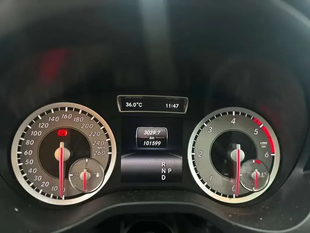 Usado Mercedes A220 AMG line 170 CV (125 kW) 2014 Blanco Utilitario