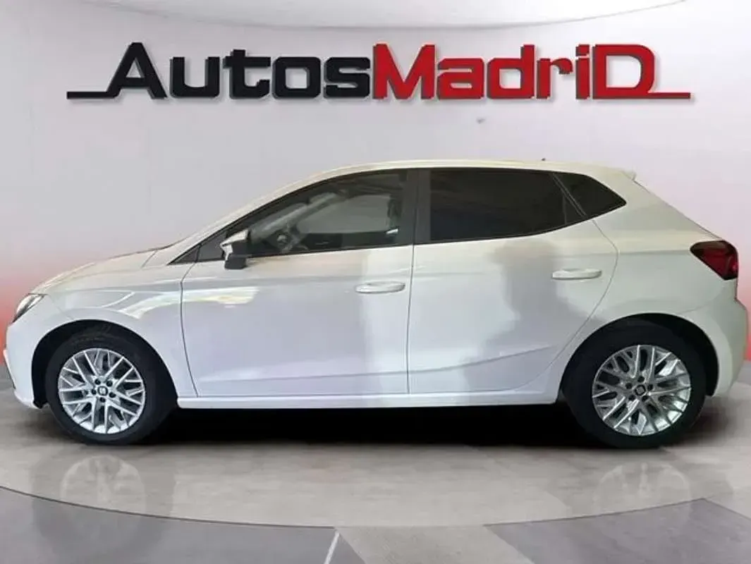 Usado Seat Ibiza Style 95 CV (69 kW) 2018 Blanco Utilitario