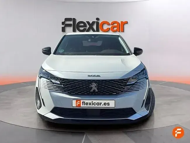 Usado Peugeot 3008 Allure 130 CV (95 kW) 2022 Blanco SUV