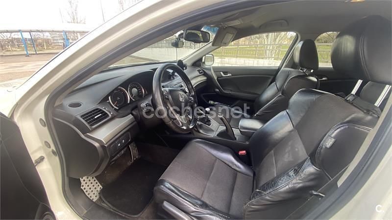 Usado Honda Accord Type S 180 CV (132 kW) 2011 Blanco Familiar