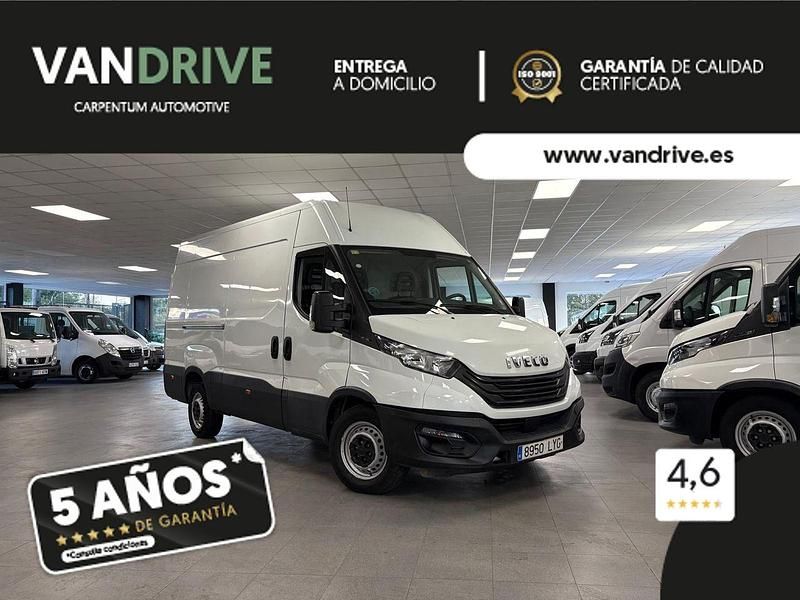 Blanco Usado 2022 Iveco Daily Berlina | 23.400 € - Imagen 1/4