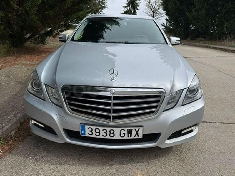 Usado Mercedes E220 170 CV (125 kW) 2010 Gris / plata Berlina