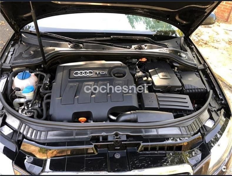 Usado Audi A3 Ambition 105 CV (77 kW) 2011 Gris / plata Utilitario