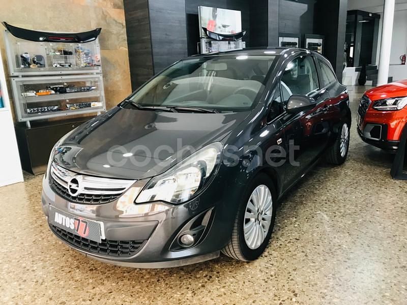 Gris / plata Usado 2014 Opel Corsa Color Edition Berlina | 5300 € (Buen precio) - Imagen 1/4